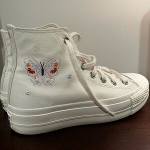 Embroidered Platform Converse | Size 7.5